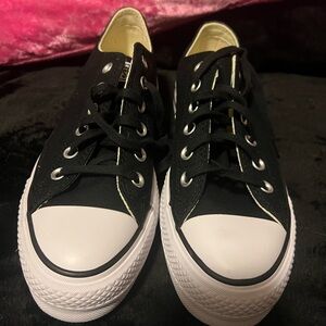 Women’s platform converse